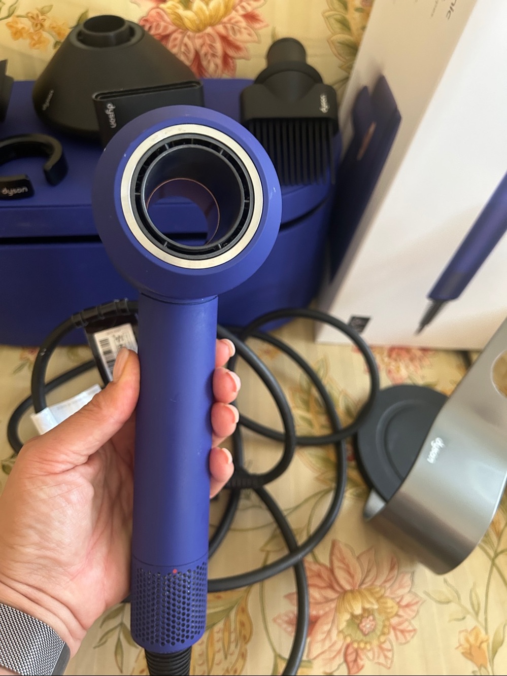 DYSON SuperSonic Bundle - Picture 4 of 12